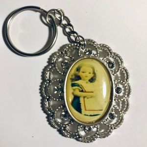 💗 Pretty Girl Silver Keychain NEW